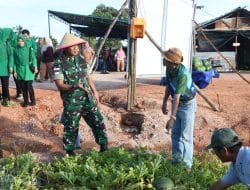 Danrem Bambang Haerqutanto Panen Raya Buah Semangka di Teluk Bakau Bintan