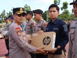 Kapolres Riky Berikan Penghargaan Bagi 4 Personil Berprestasi