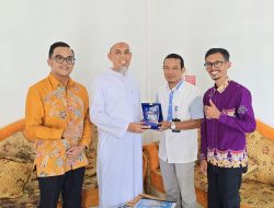 Gelar Pertemuan dengan Wali Kota Dumai, Johny Custer Sampaikan Komitmen Polbeng