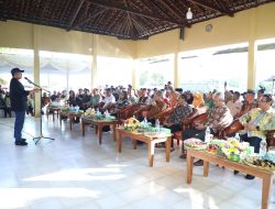 Menteri Nusron Serahkan Sertipikat Konsolidasi Tanah Tutupan Jepang di Bantul
