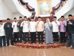 Bupati Kasmarni Gelar Makan Malam dan Ramah Tamah Bersama Ustadz Hilman Fauzi