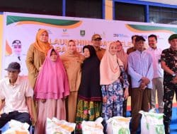 Wujud Kepedulian Terhadap Masyarakat, Bupati Bengkalis Salurkan Ratusan Ton Beras CPP 2025