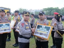 Raih Prestasi Green Policing, Bripka Richi Sagita Terima Hadiah Umroh dari Kapolda Riau